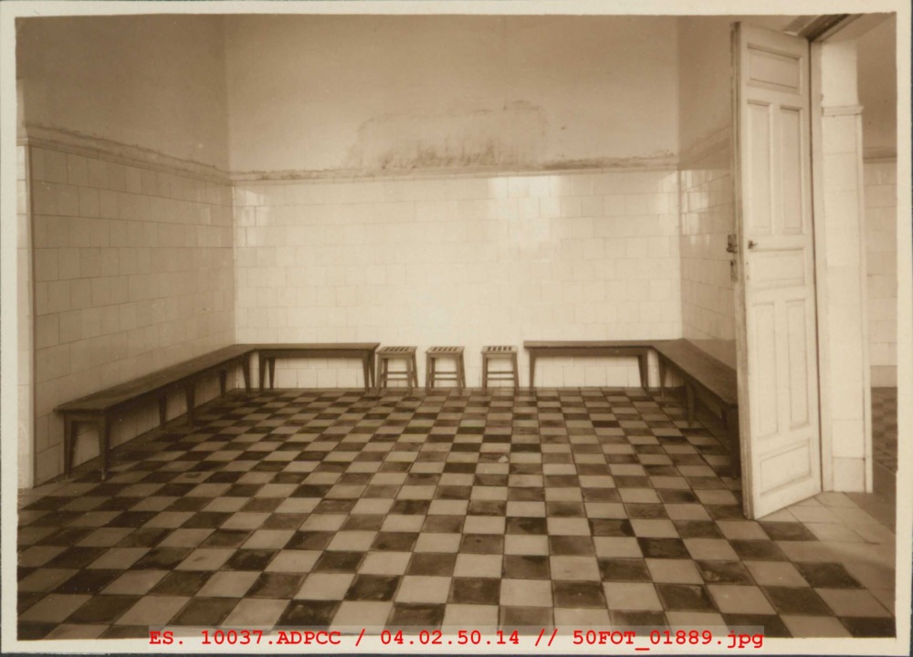 Sala de espera de enfermos en el Hospital de Cáceres