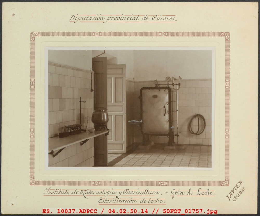 Sala de esterilización de leche de la Gota de Leche