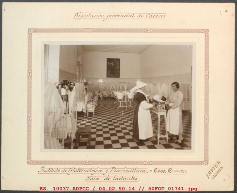 Sala de lactantes de la Casa Cuna