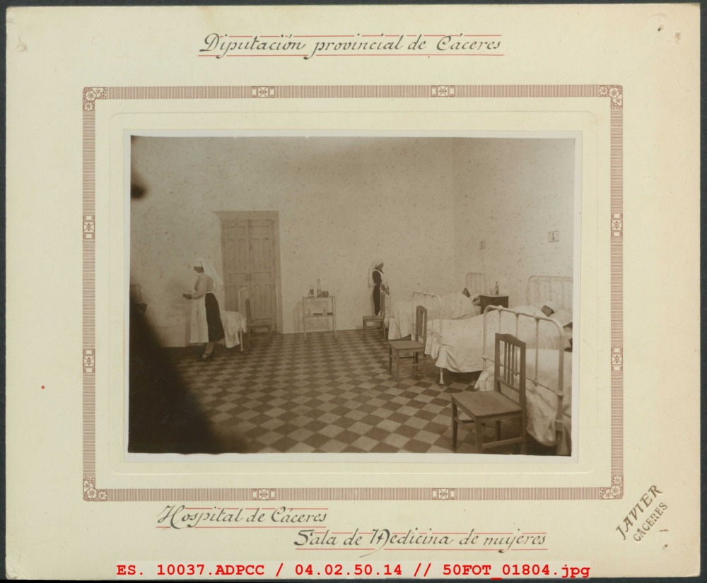 Sala de medicina de mujeres del Hospital de Cáceres