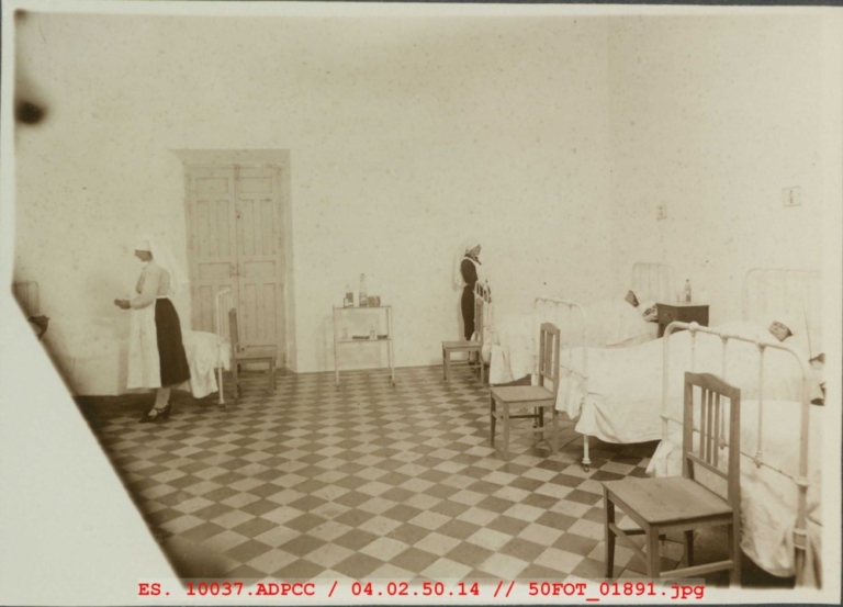 Sala de medicina de mujeres del Hospital de Cáceres