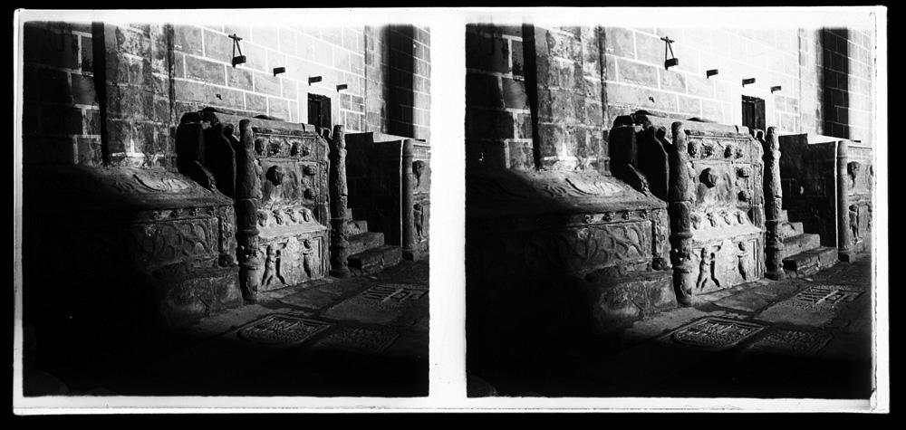 Sepulcros en la iglesia parroquial de Santa María La Mayor