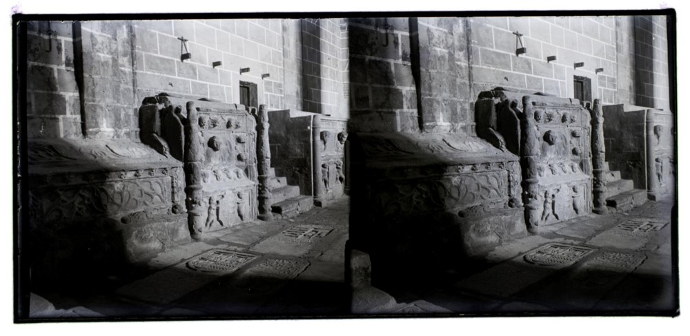 Sepulcros en la iglesia parroquial de Santa María La Mayor