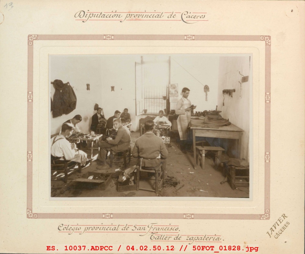 Taller de zapatería del Colegio Provincial de San Francisco