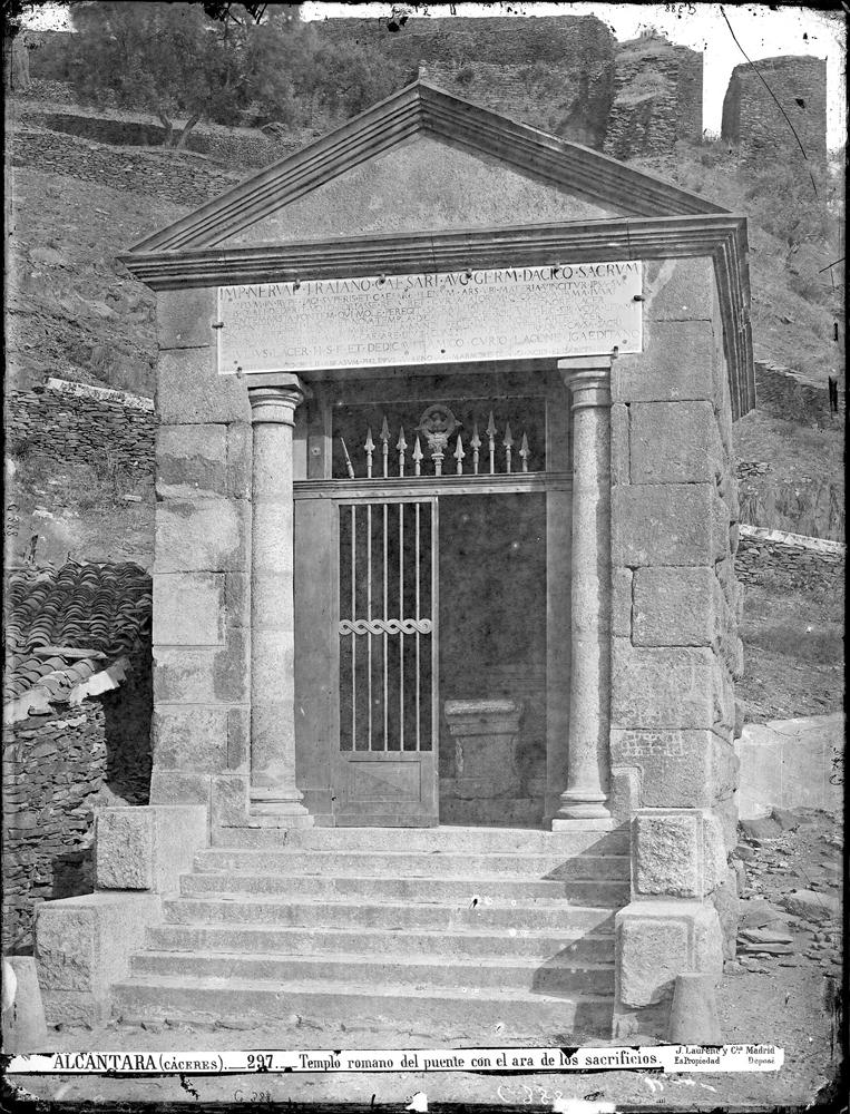 Templo romano del puente