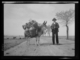 Transporte de alfarería. Un burro carga doce piezas de barro. Vista más cercana · Ruth Matilda Anderson, 1928