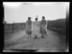 Tres muchachas con mantones de Manila · Ruth Matilda Anderson, 1928