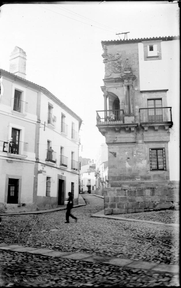 Trujillo: balcón esquinado