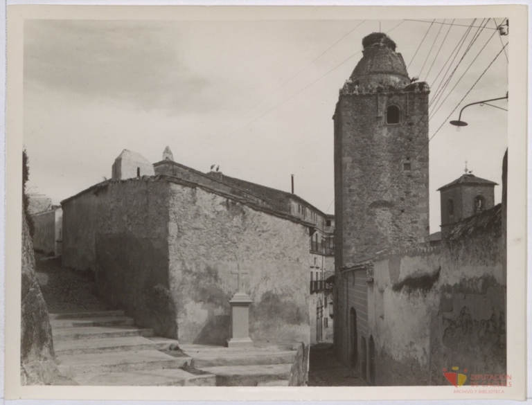 Trujillo: Calle y torre del Alfiler