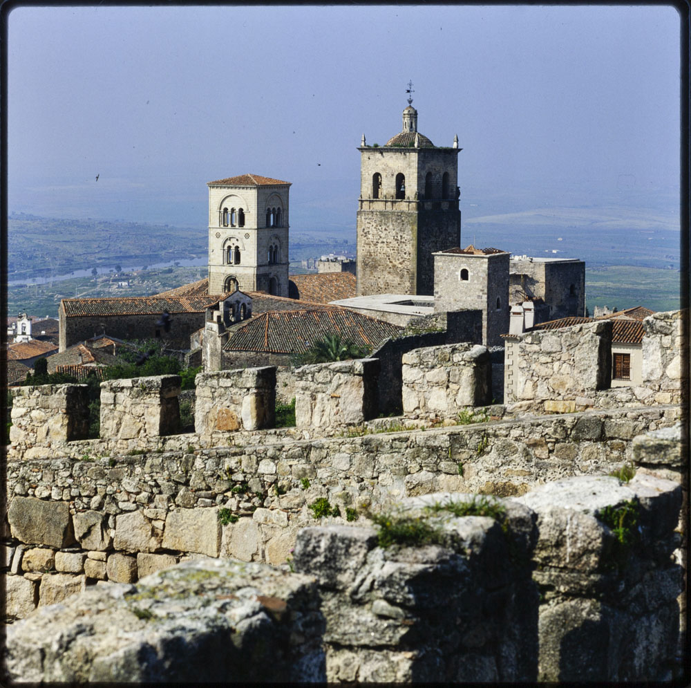 Trujillo. Desde el castillo, las torres de Santa María · Luis Agromayor