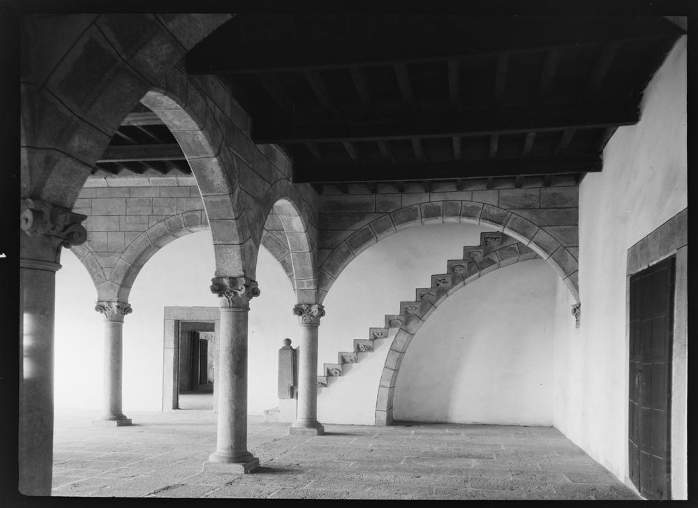 Trujillo. Hall v. Palacio del Duque Santa Marta