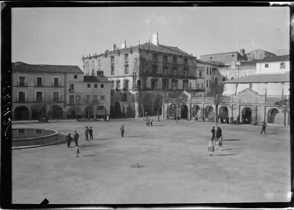 Trujillo: la plaza del pueblo