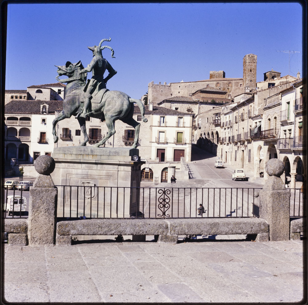 Trujillo. Monumento a Pizarro y plaza Mayor