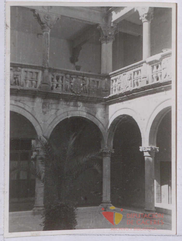 Trujillo: Patio del Palacio de Orellana