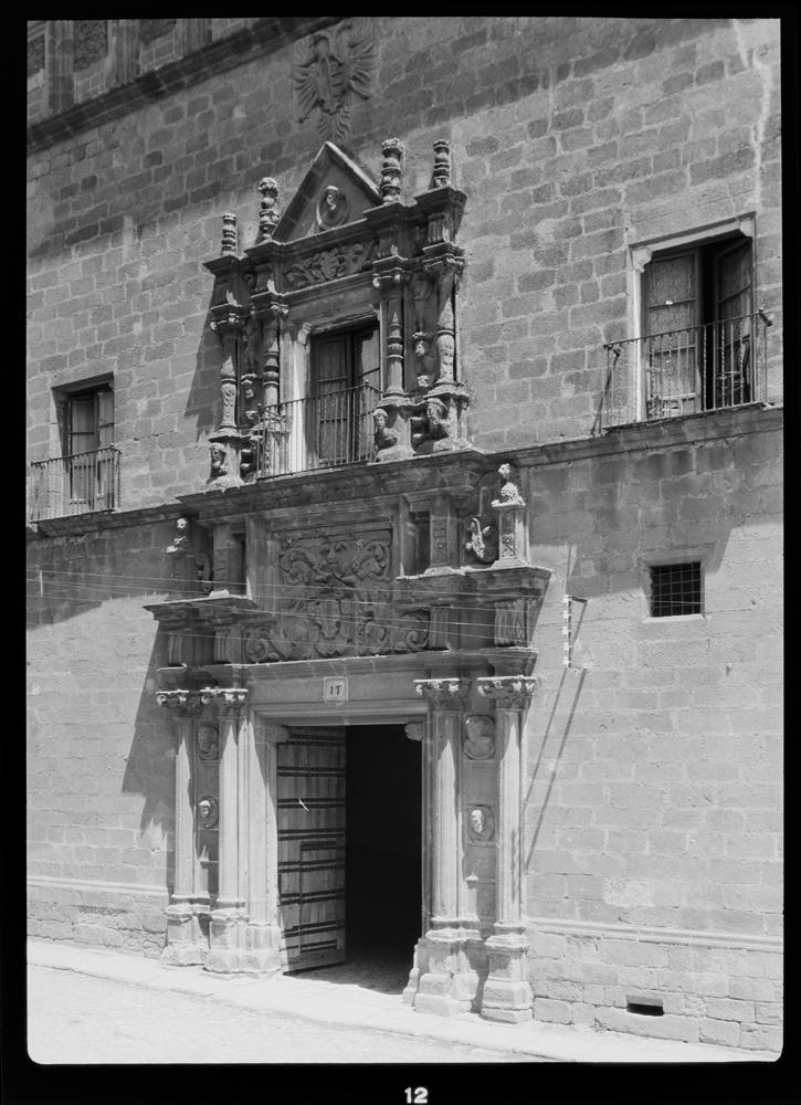 Trujillo. Portal des Palacio del Duque de S. Carlos