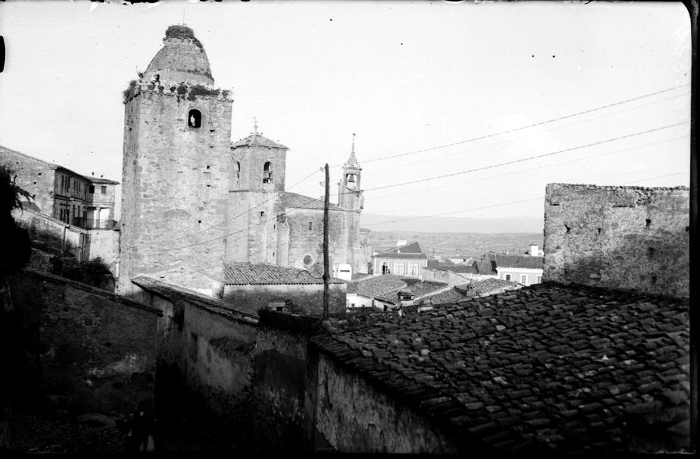 Trujillo: torre del alfiler