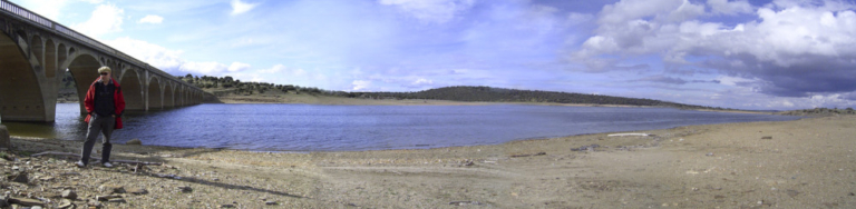 Valle del Jerte. Río y puente