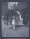 Varias personas en la plaza Mayor de Trujillo, 1940