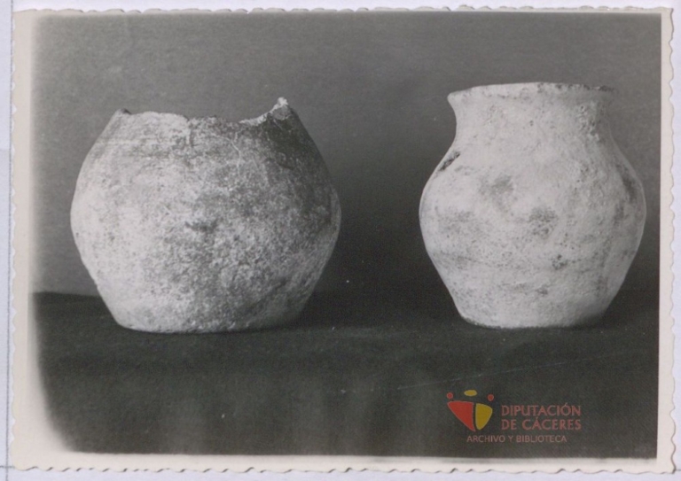 Vasos cerámicos de las sepulturas «El Trasquilón»