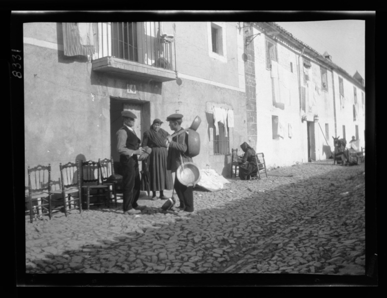 Vendedor de sartenes, braseros y ollas