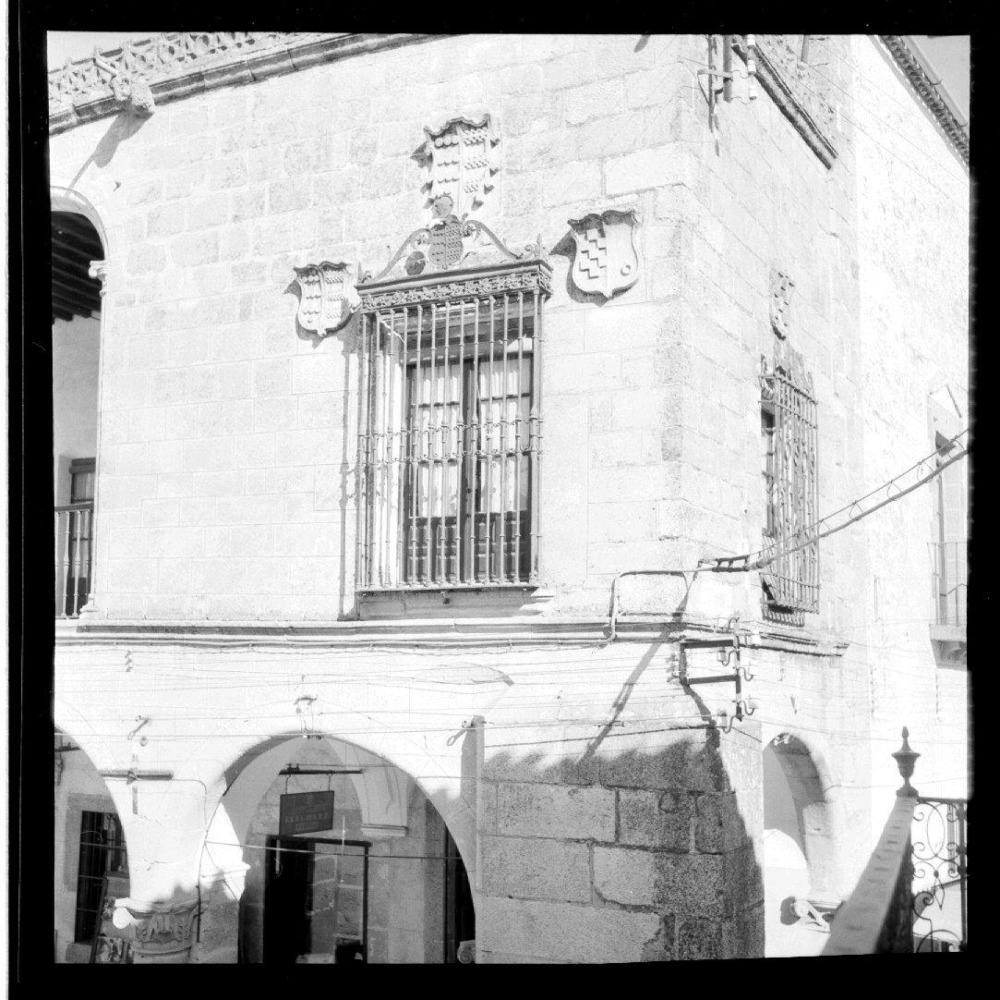 Ventana del Palacio de la Conquista