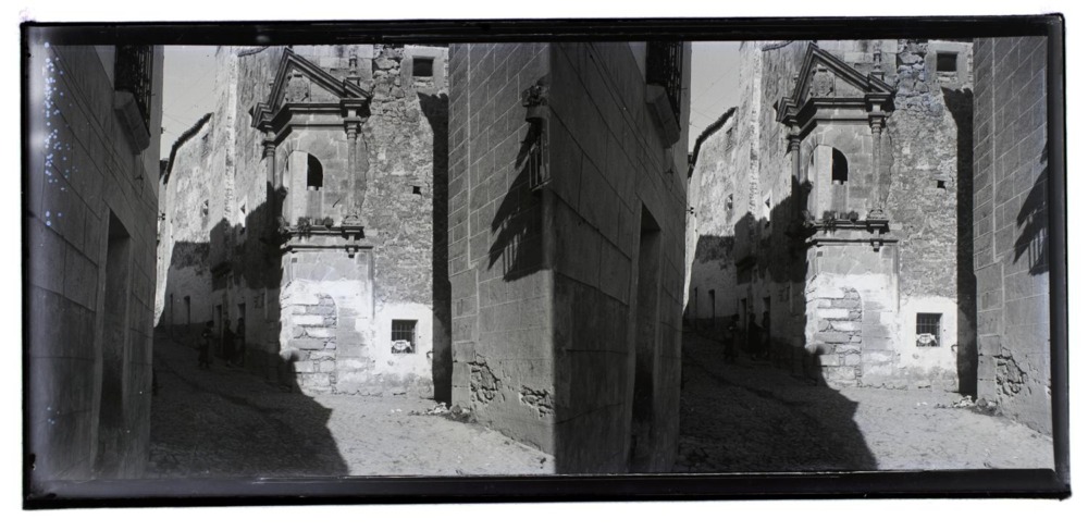 Ventana en esquina de palacio