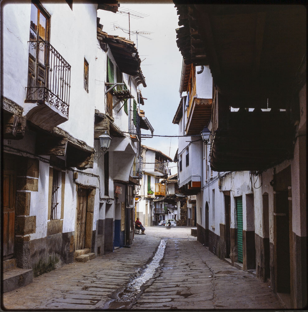 Villanueva de la Vera. Una calle