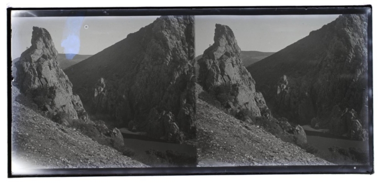 Vista de un valle entre montañas