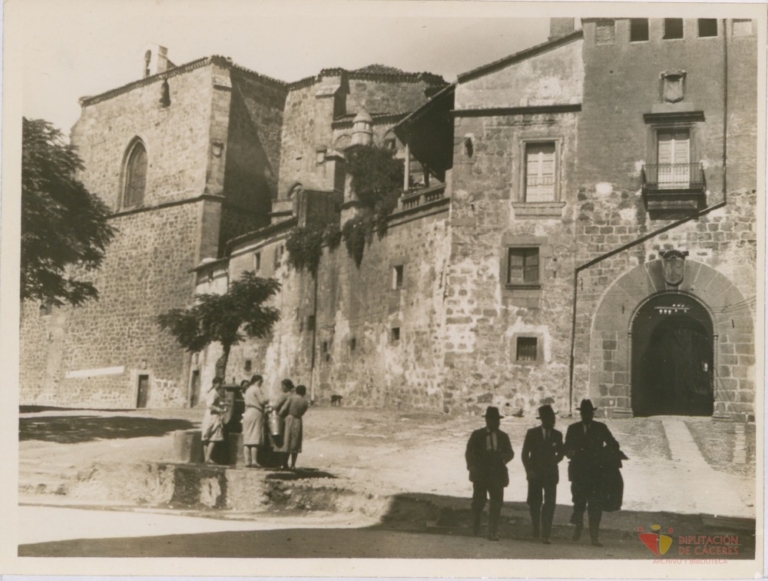 Vista parcial de la Plaza de San Nicolás de Plasencia