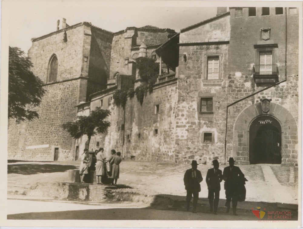 Vista parcial de la Plaza de San Nicolás de Plasencia